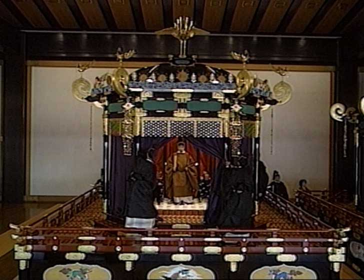 imperatore naruhito incoronazione